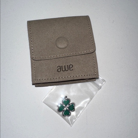 Awe Inspired Sterling Silver Green Onyx Lucky Clover Boho Necklace Charm Pendant - Picture 3 of 4